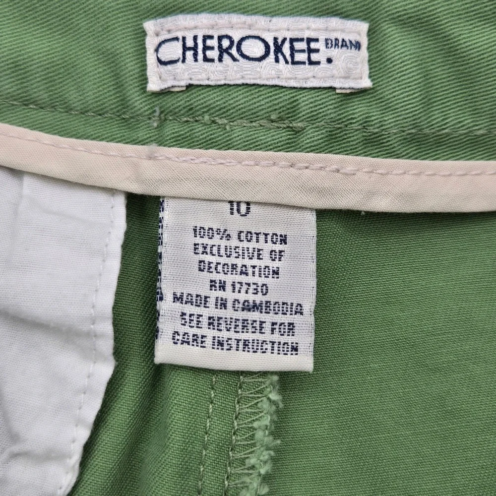 Vintage‎ Cherokee Women's Green Chino Shorts with Belt Size 10